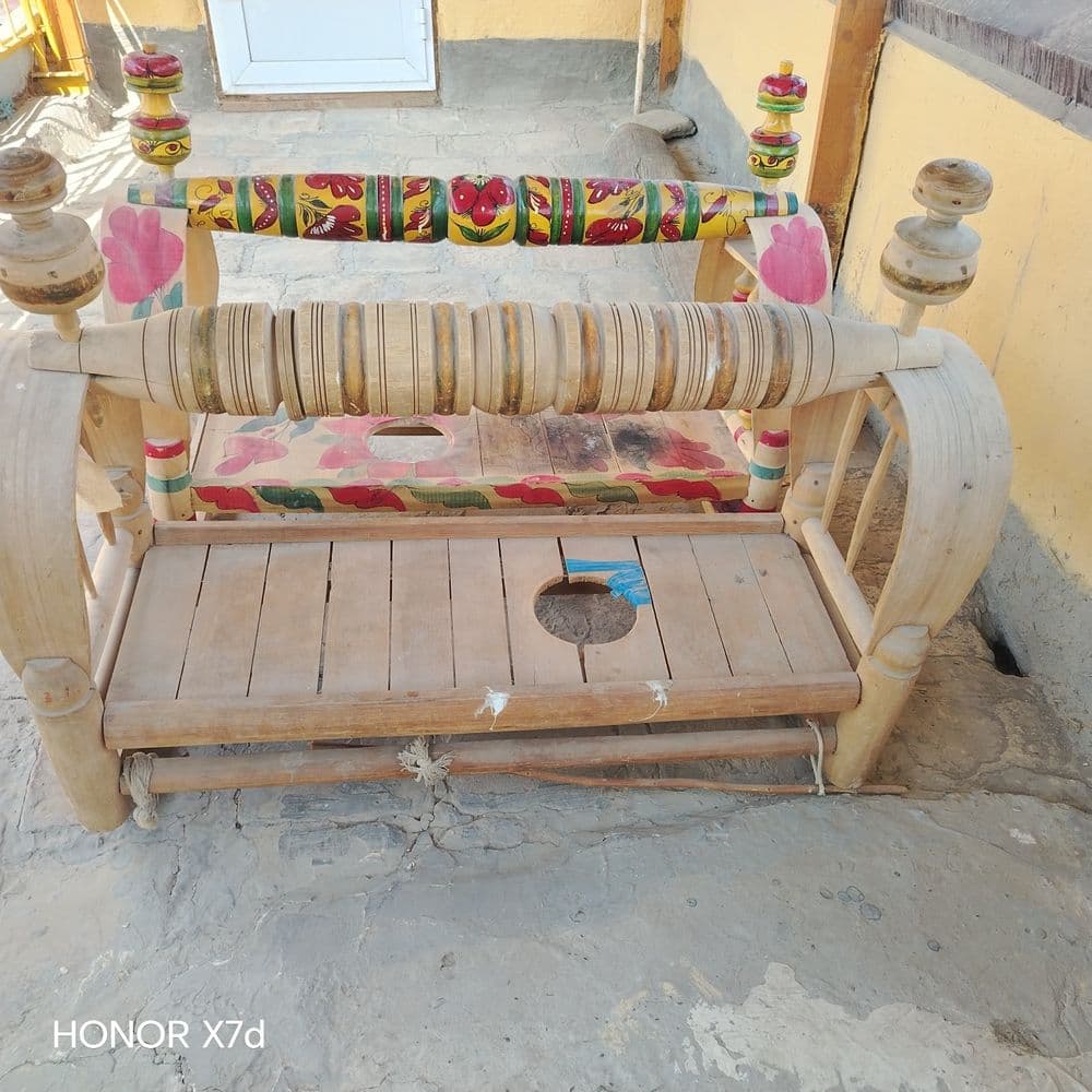 2 ta bolalar beshigi sotiladi