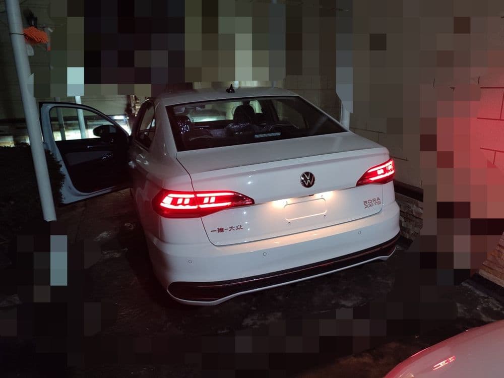 Volkswagen BORA .