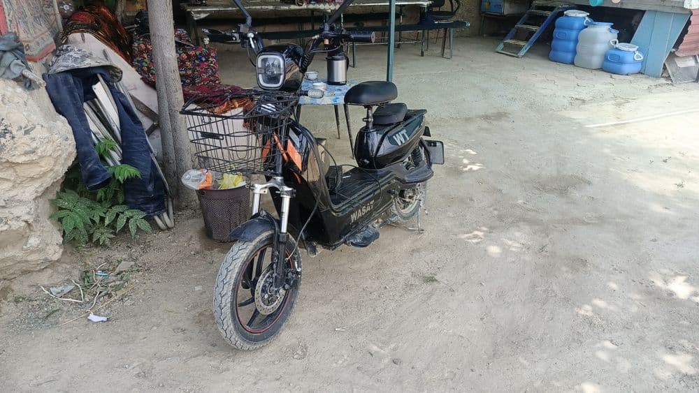 Skuter sotiladi elektron