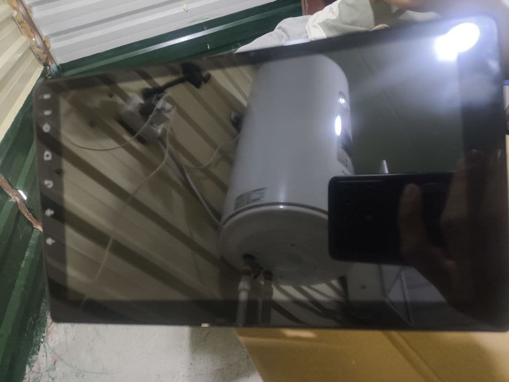 Avto manitor sotiladi Koblt ramkasi bilan