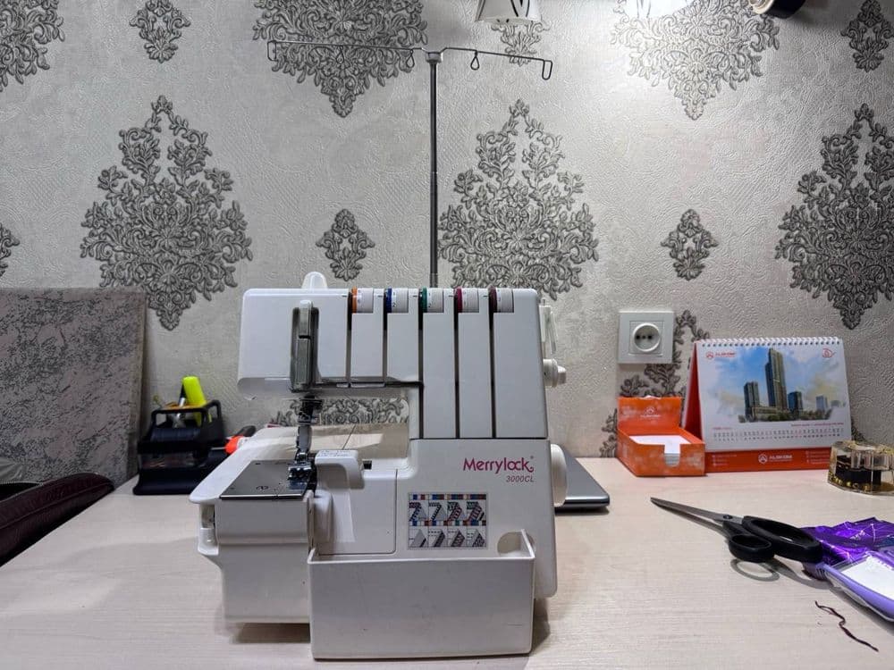 Швейная машинка Janome Marrylock