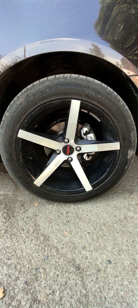 Продам или обменяю диски с резиной Goodyear  SAKA R17 215/55.