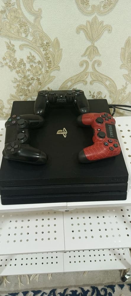 Продам плейстейшен 4 про