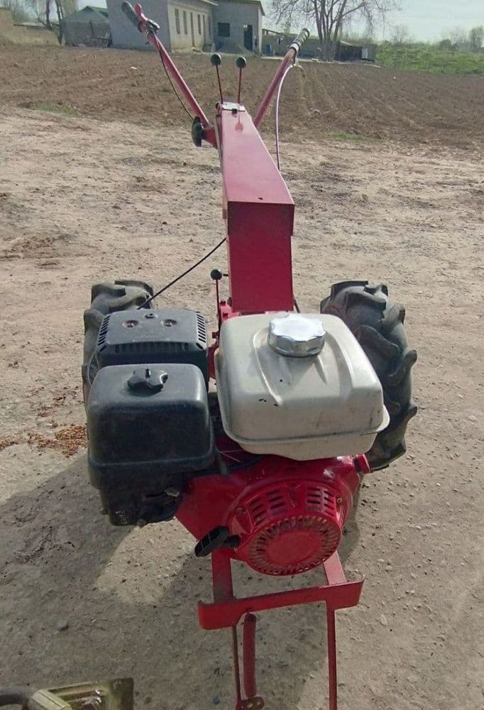 Motoblok Mtz sotiladi