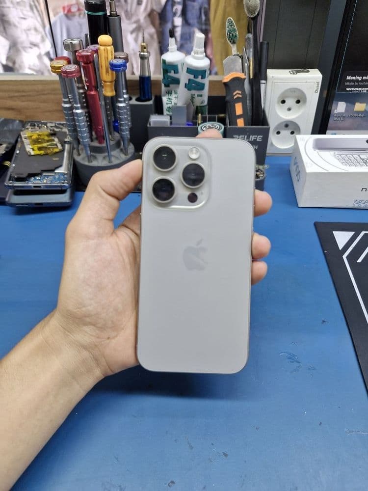 Iphone 15 pro karobka