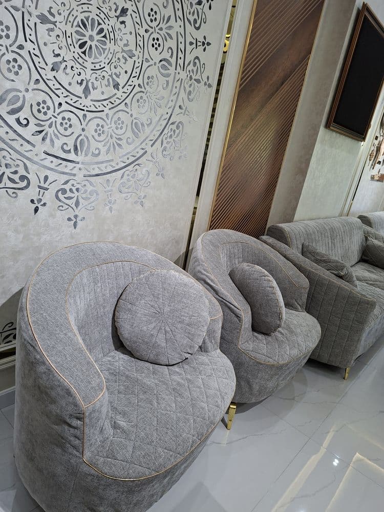 Yumshoq mebel ofislar va mehmonxonalar uchun