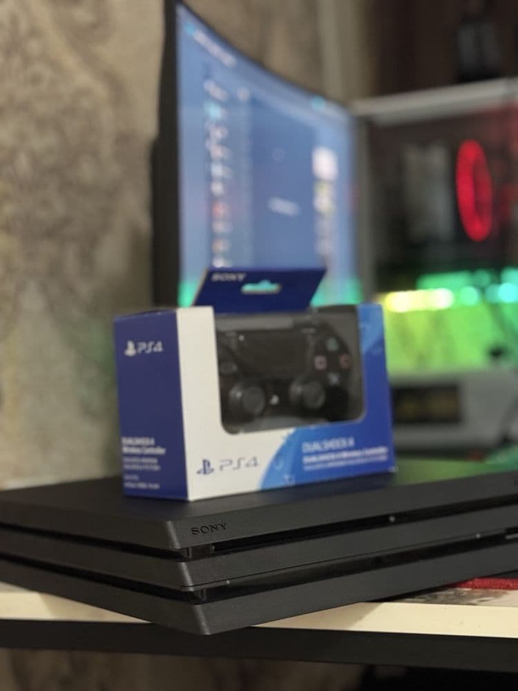 Продам свой PS4 Pro