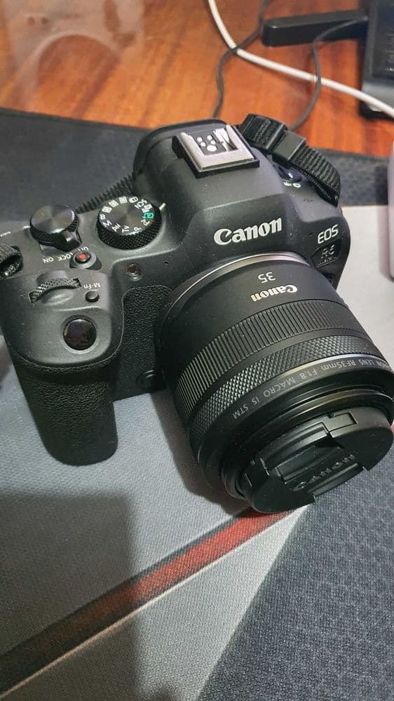 R6 Mark II      RF F-1,8 35mm