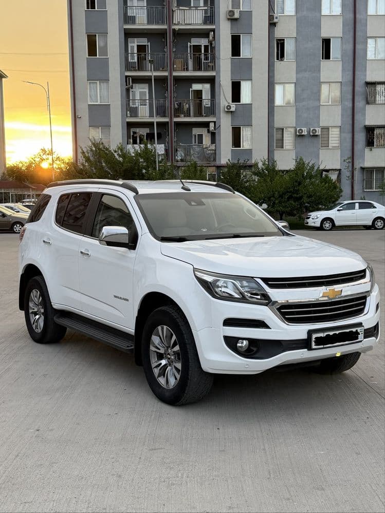 TRAILABZER sotiladi Prapan gaz bor