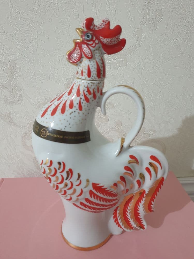 Фарфоровая статуэтка