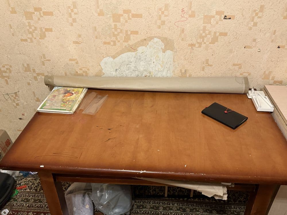 Стол б/у 500.000