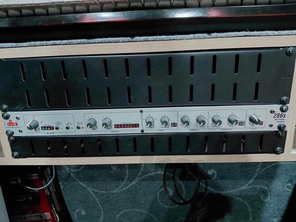 Микрофонный процессор dbx  286s