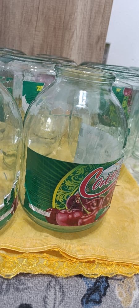 Banka sotiladi 3litr