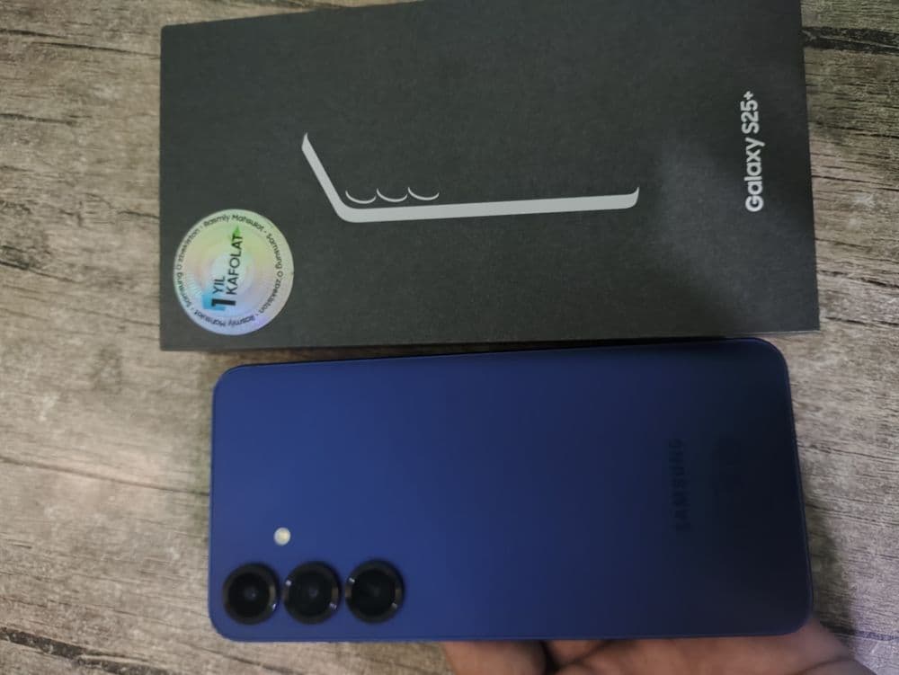 Samsung Galaxy S25+ plus