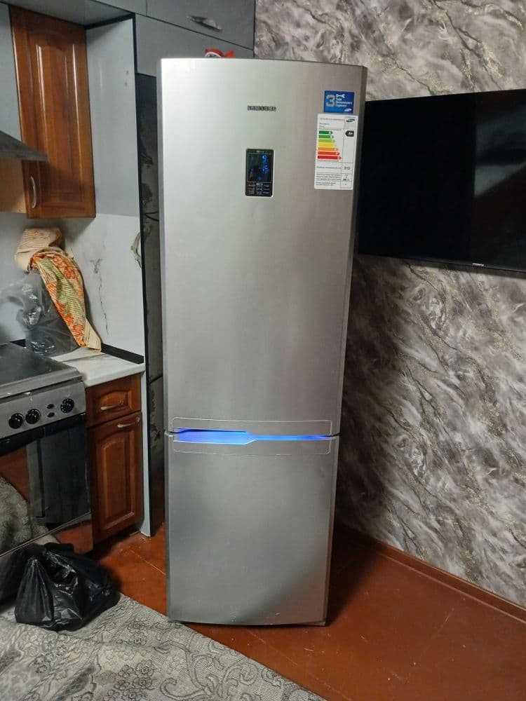 SAMSUNG NoFrost  sensr, invertr, vazdushni hni, xaladelnik sotiladi