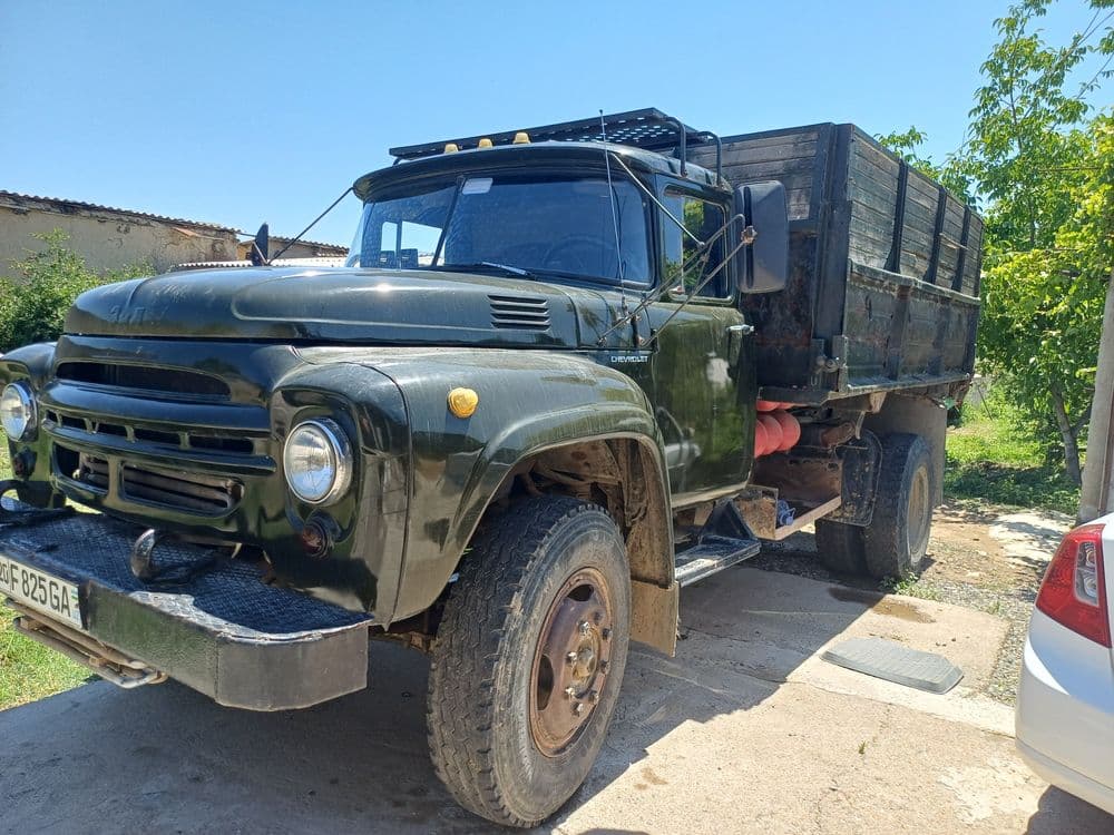 Zil samasval yili 1988  narxi 10000$ kelishiladi