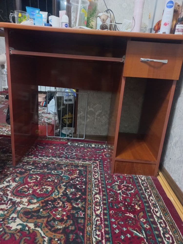 кампютер столи сотилади нархи 300 000