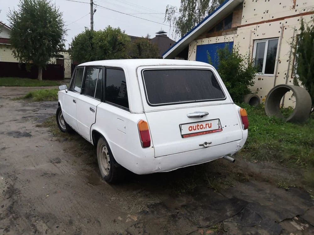 Автомобиль Ваз 2102
