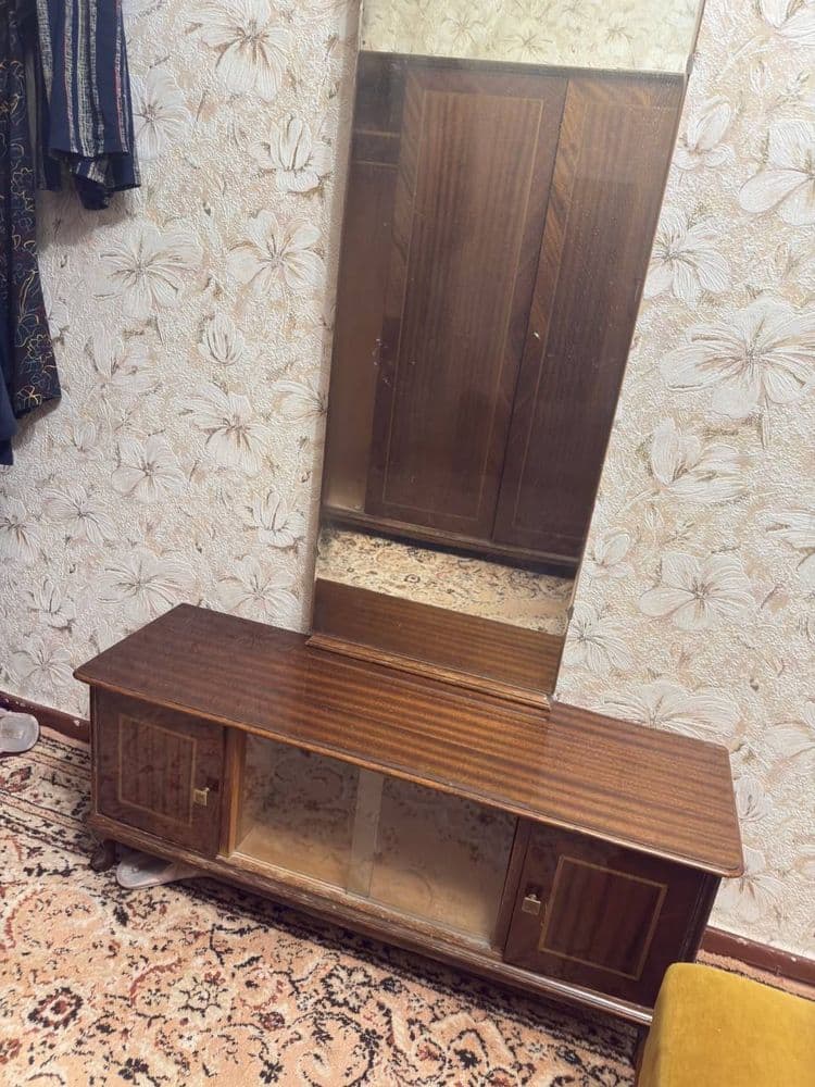 Трюмо (зеркало)