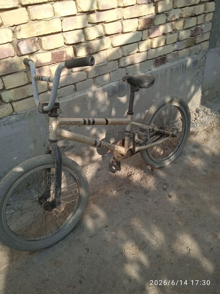 Bmx velo siped guvoh nimasi va maʼlumotlari bor velo poygalar uchun