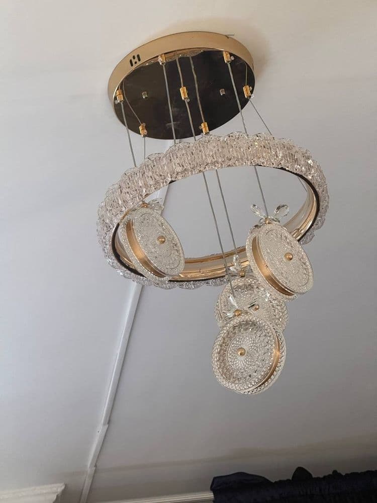 Zudlik bulan lyustra sotiladi