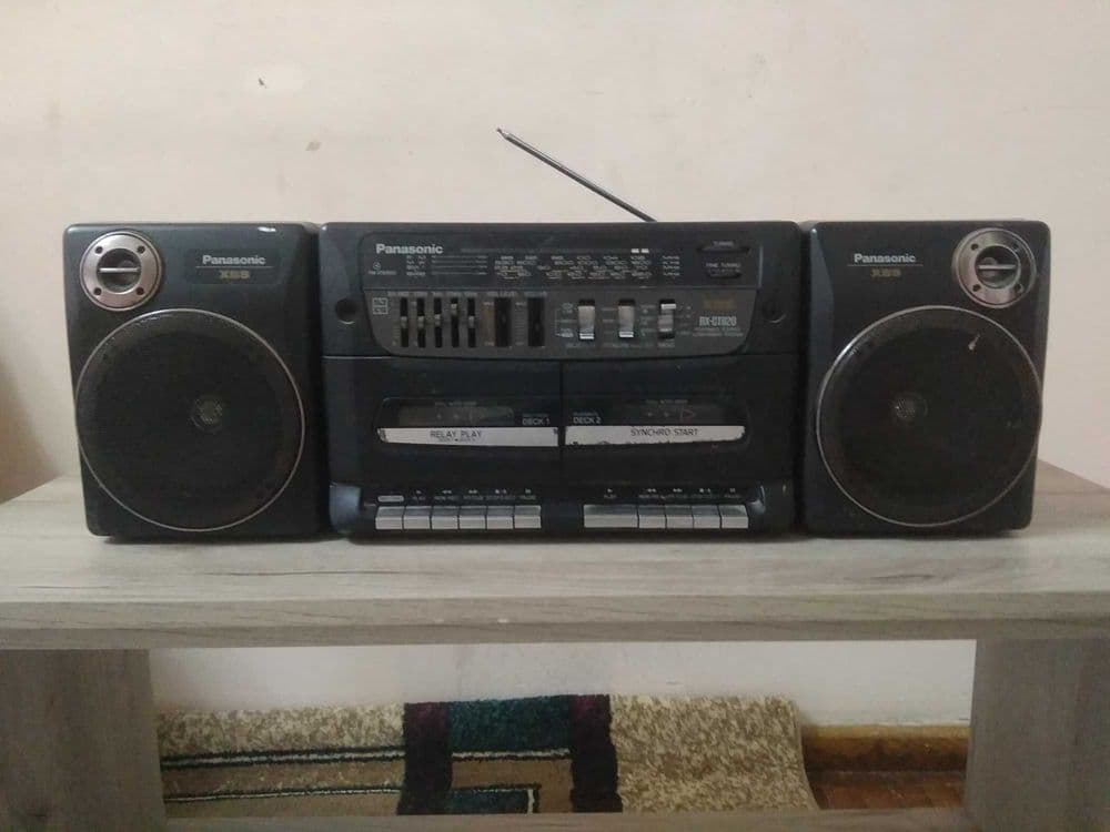 Magnitafon Panasonic sotiladi.