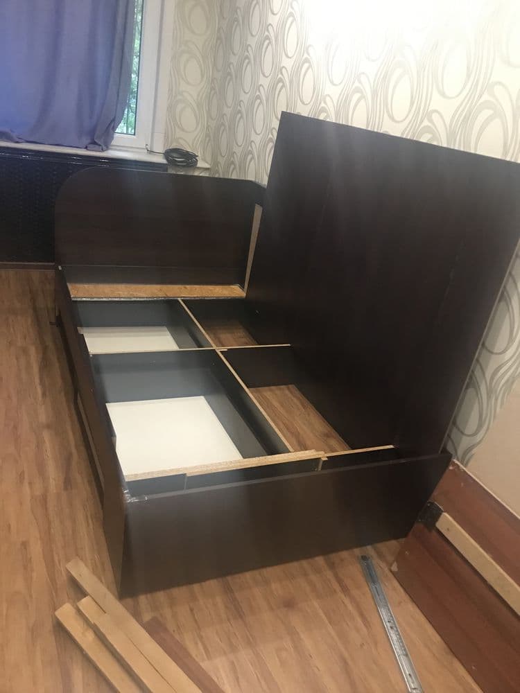 Продам кровать 1,5 без матраса за символическую сумму