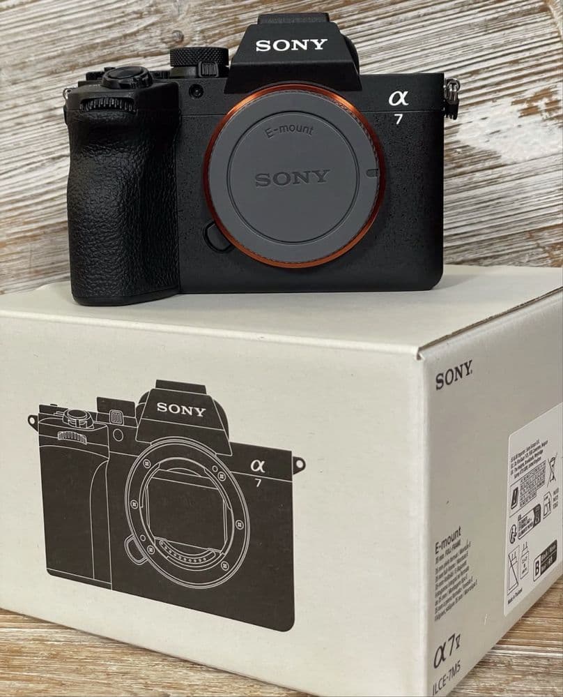 Sony A 7 V yangi xolatda