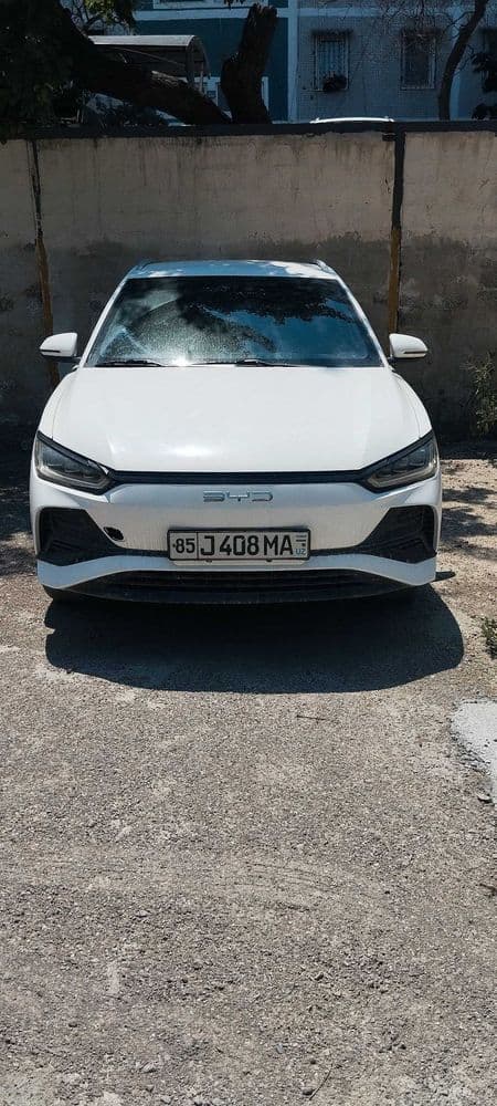Продаётся автомобиль  BYD   e2