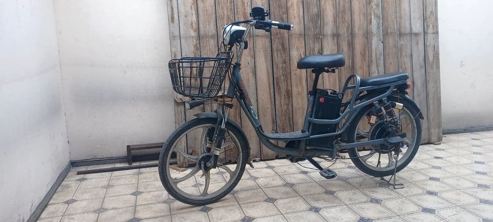 Veloskuter sotiladi zo'r ixcham arzon