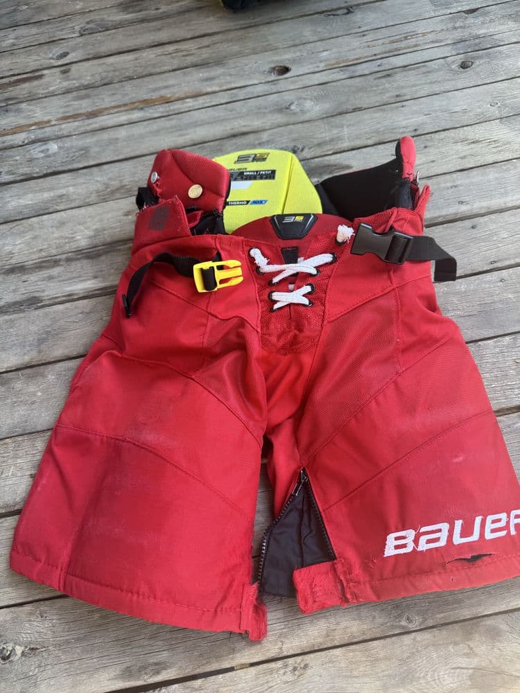 Bauer шорти и шлем