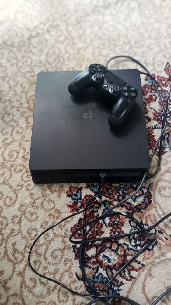 Play Station 4 игровая консоль