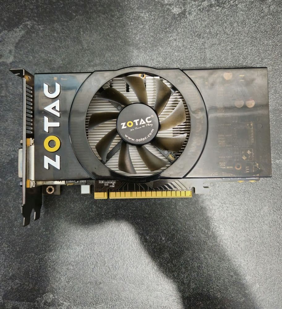 Видеокарта Zotac GTS 450 1Gb 128Bit DDR5, есть 4 порта