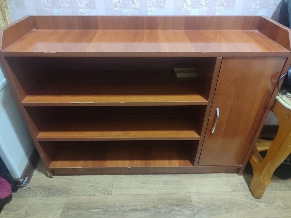 Продается шкаф в коридор