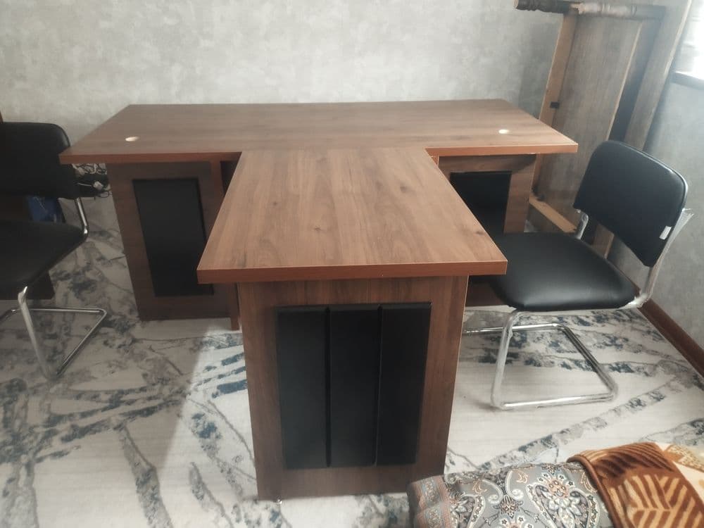 Officeni mebel va oshxona mebeli sotiladi