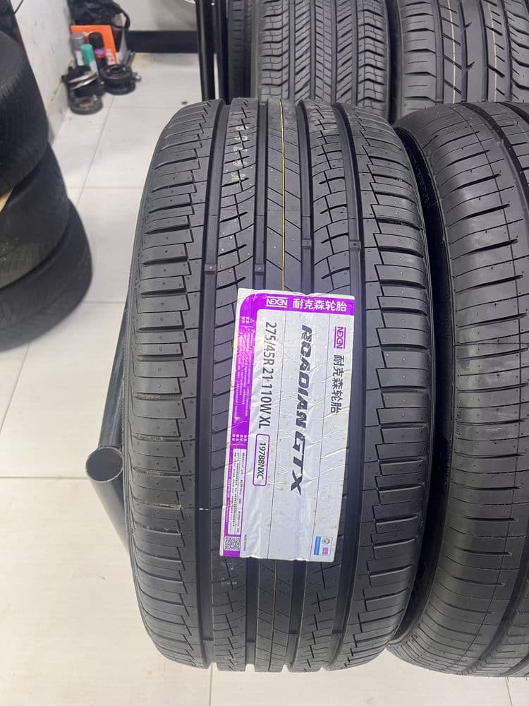 Nexen 275/45/21