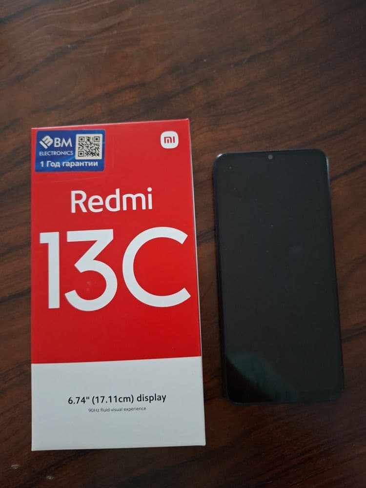 Xotirasi: 8 GB tezkor (RAM) / 256 GB ichki xotira. Juda tez ishlaydi