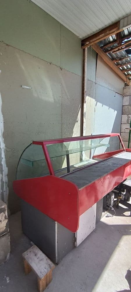 Vtrina haladelnik