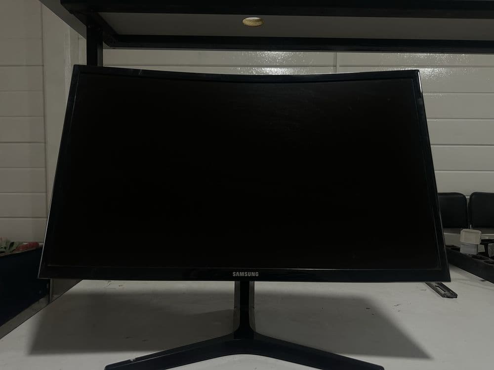 SAMSUNG 24 Monitor 9 ta bor