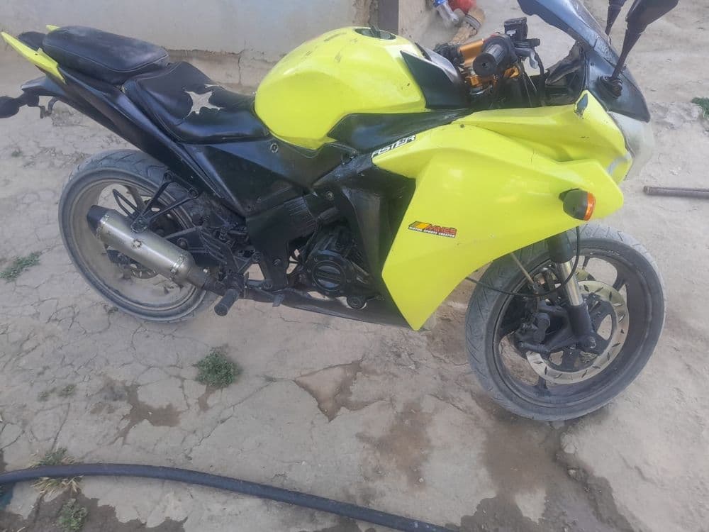 Honda 250 kub sotiladi