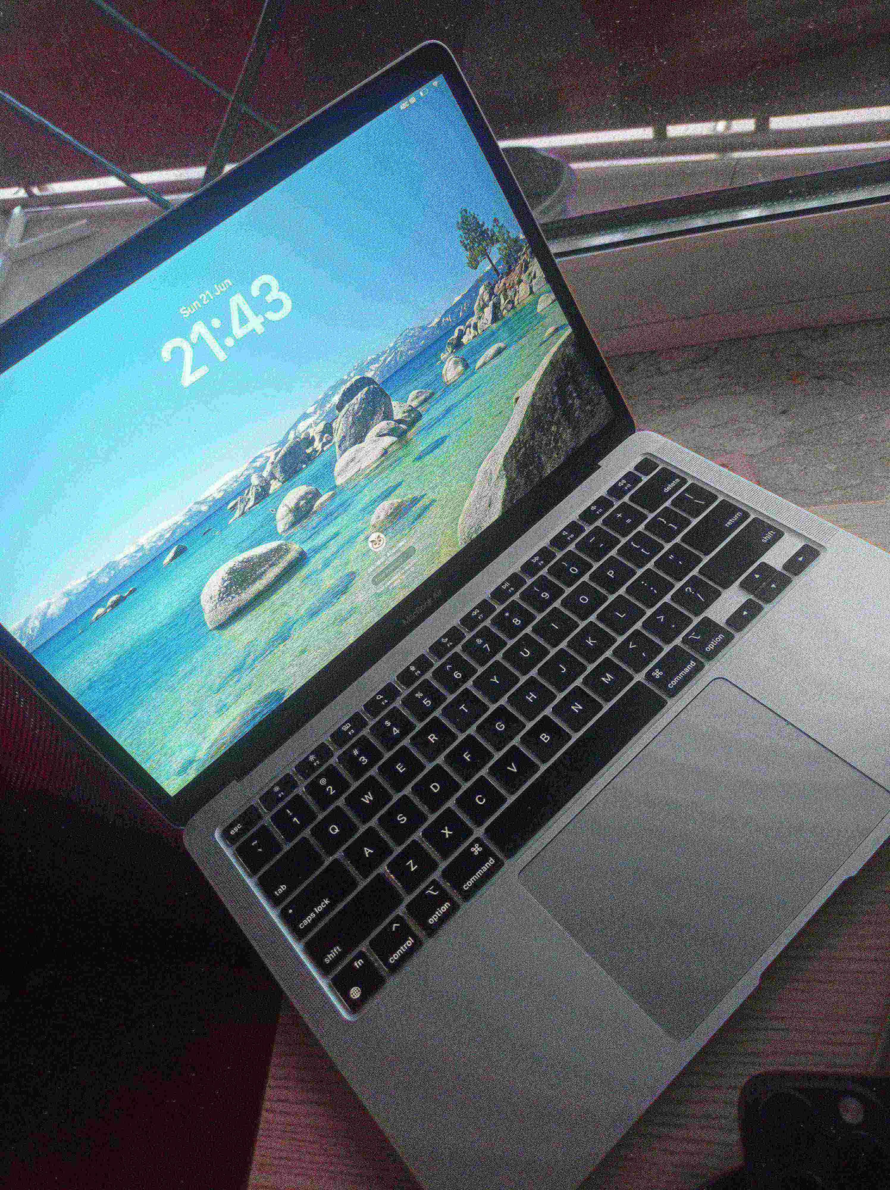 Apple MacBook Pro Silver - Noutbuk