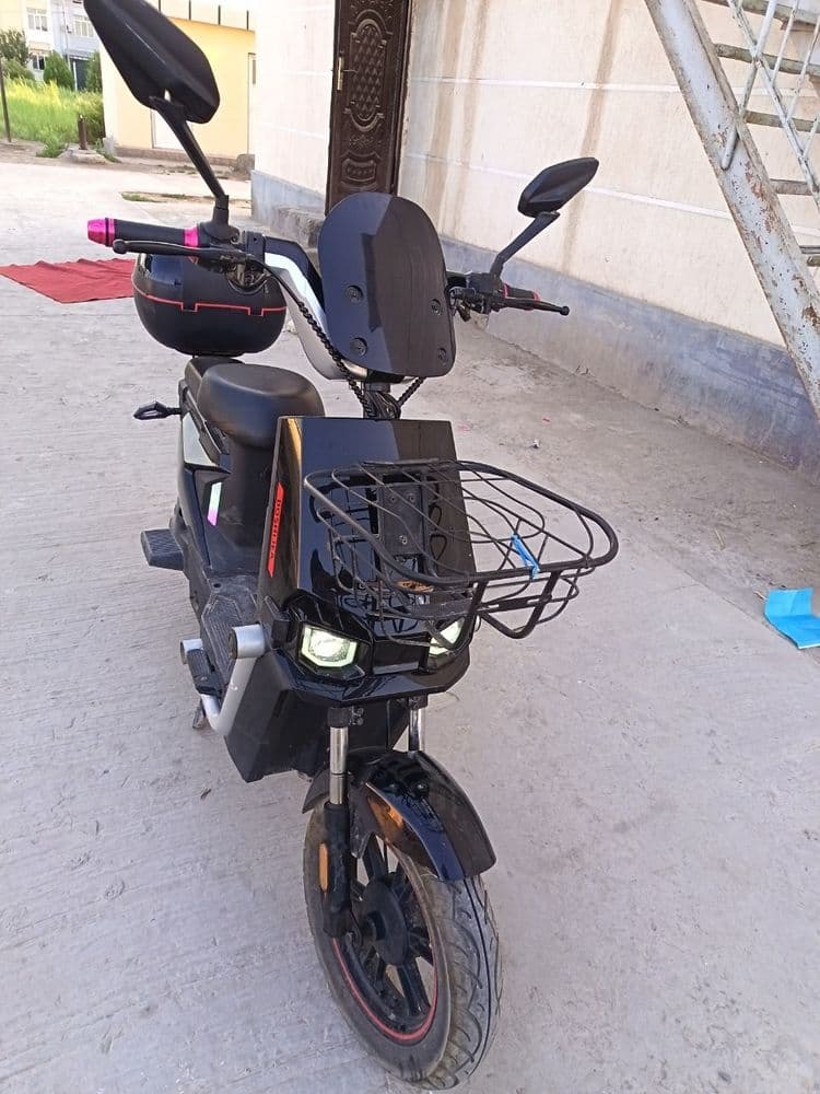 Boshijea Skuter hamma joyi chotki
