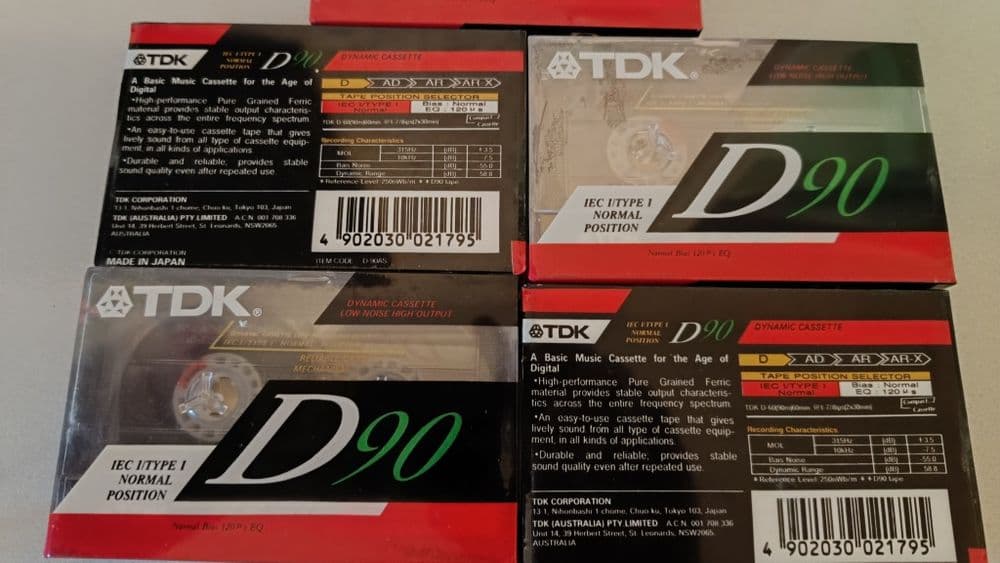 Компакткасеты TDK D90
