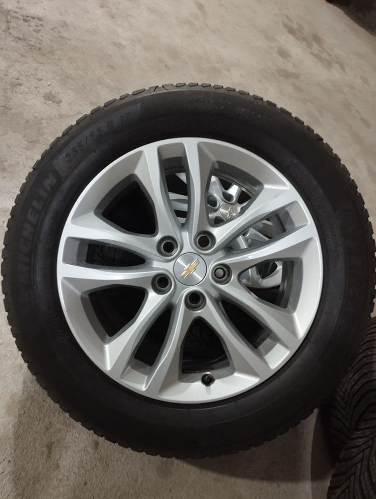 Michelin Cross Climate 235/55 R17