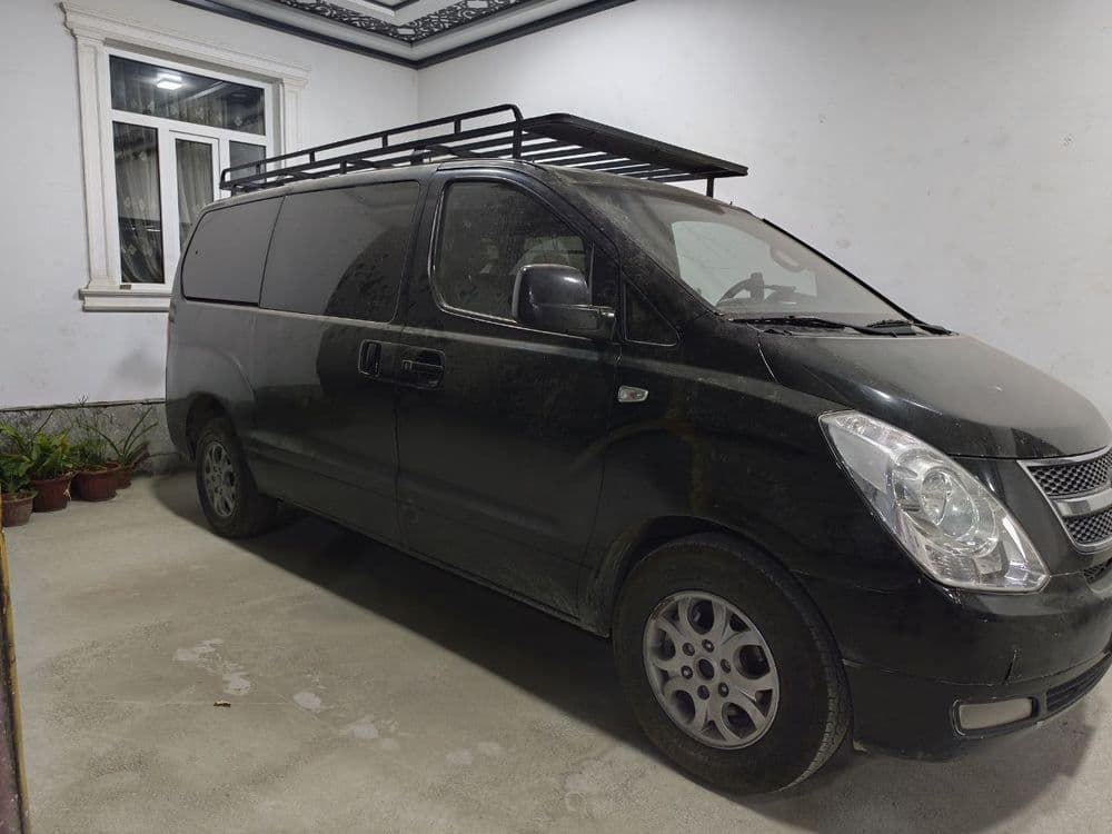 Hyundai starix sotiladi