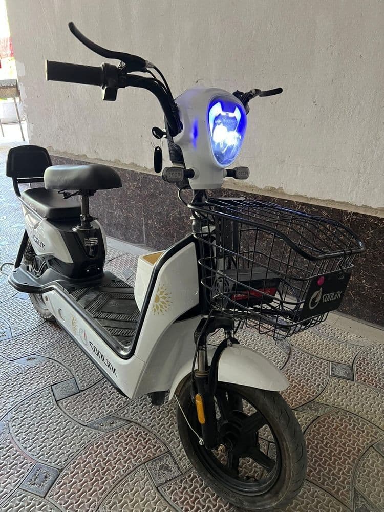 Elektro skuter ideal holatda
