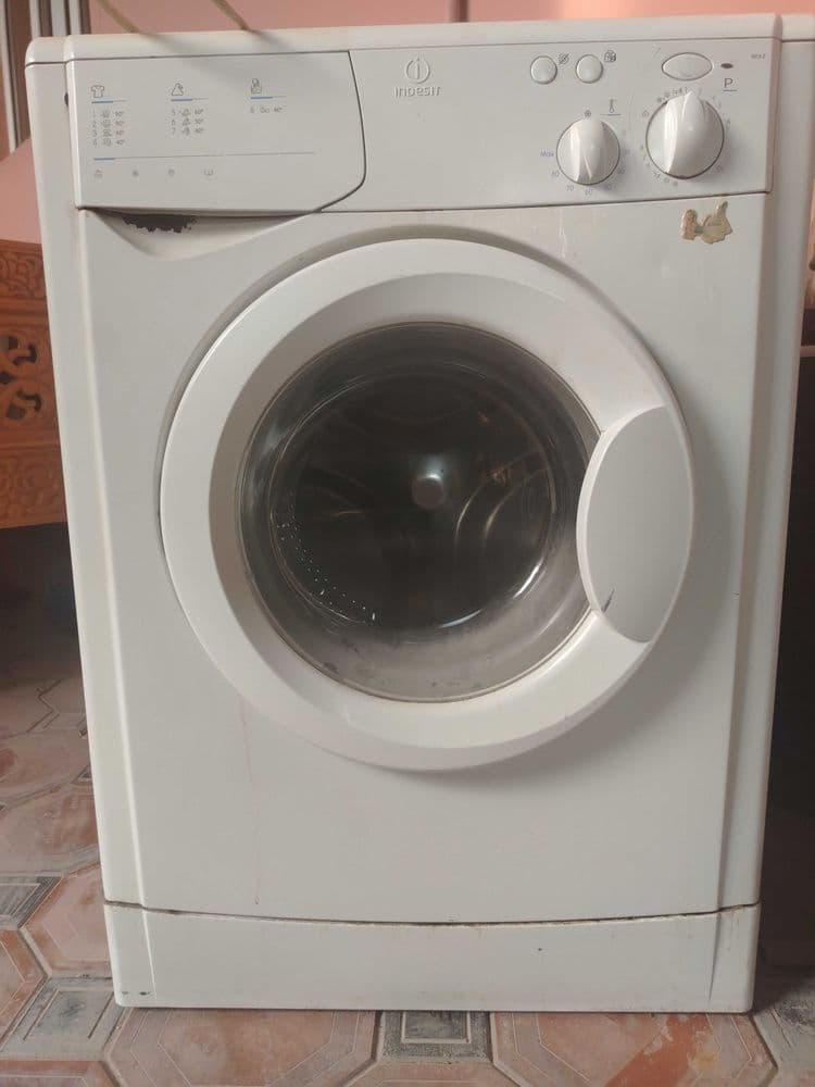 Indesit kir moshina sotiladi