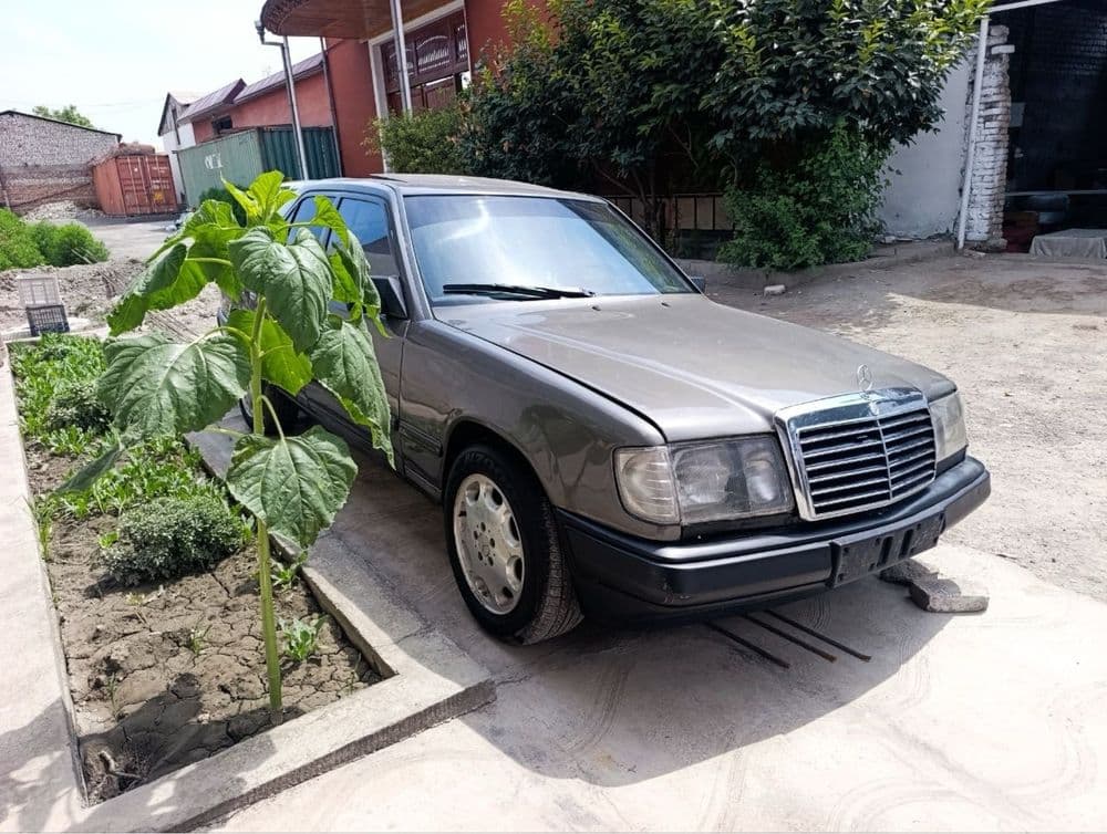 Mercedes Benz W124 E230
