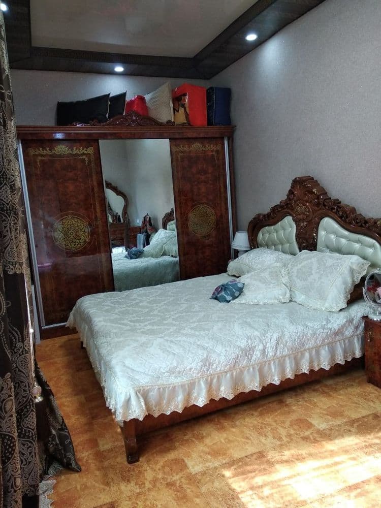 Продается кровать спальная