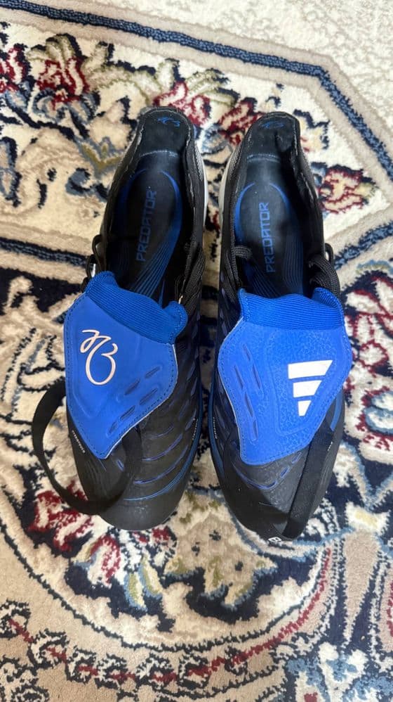 Футбольные бутсы Adidas Predator Jude Bellingham